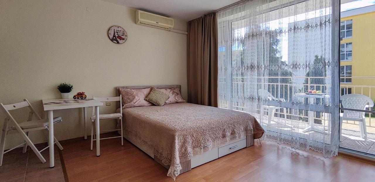 Crown And Imperial Apartments Sveti Vlas Exterior photo