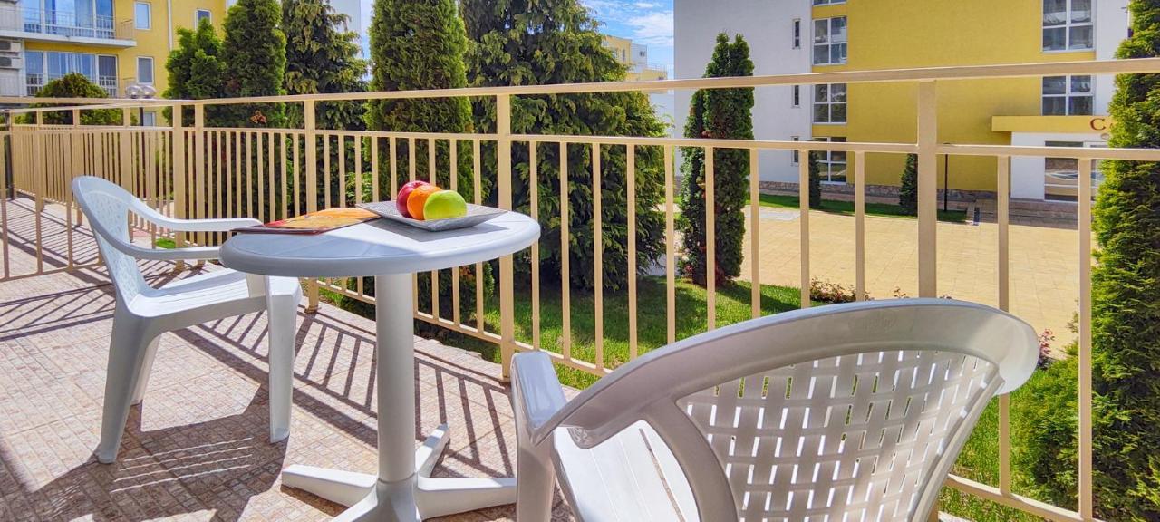 Crown And Imperial Apartments Sveti Vlas Exterior photo