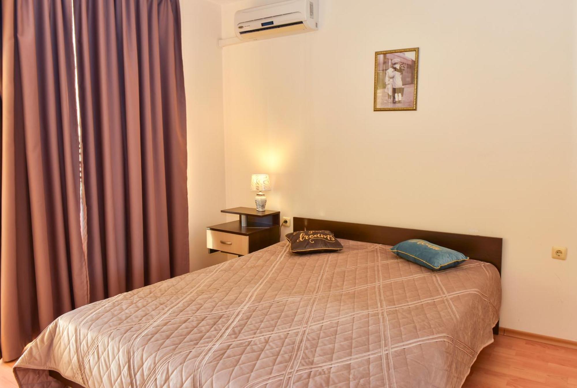 Crown And Imperial Apartments Sveti Vlas Exterior photo