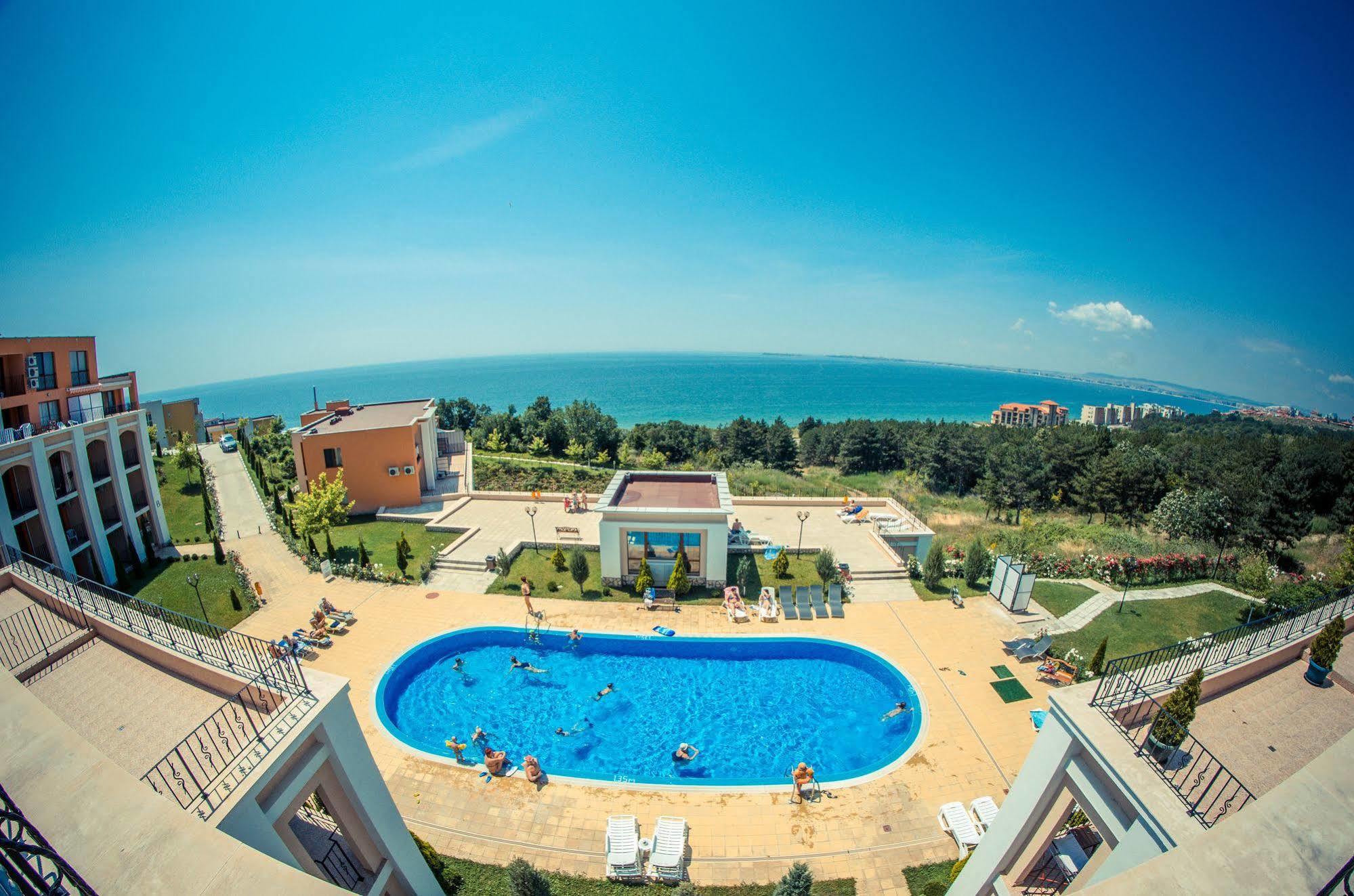 Crown And Imperial Apartments Sveti Vlas Exterior photo